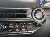 シートベンチレーション付きです。シートと密着部分の空気を換気して蒸れを防いでくれるので、暑い時期も快適に過ごせます♪一度使ったら手放せません!