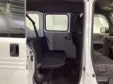 乗車人数や荷物の量、車内での過ごし方に合わせて、シートのレイアウトを変更できます。