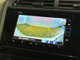 【バックカメラ】リバースにするだけで映ります、後方の安全確認や、狭い駐車場での車庫入れ、雨の日や夜間など視界の悪い時に便利です!安全にバックする為には欠かせない装備です。