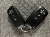 電子カードキーを携帯していれば、ドアハンドルやバックドアのリクエストスイッチを押すだけでドアの施錠・解錠が出来ます♪もちろん 遠隔操作も可能です!盗難防止のイモビライザー機能装備ですよ ☆
