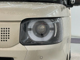 LEDヘッドライトは、点灯の瞬間から最大光量を発揮し、突然暗くなるトンネルなどでの安定感を高めます。