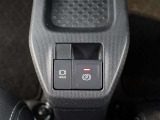 オートホールドは、ブレーキペダルから足を離しても車を停止状態に保つ機能で、運転の負担を軽減してくれますよ♪
