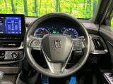 【純正革巻きステアリング】上質な革を使用することで、手にしっかり馴染みとても運転しやすいハンドルです♪