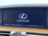 【メーカー純正ナビ】インテリアに溶け込むスタイリッシュな「専用設計」メーカーナビを装備♪視認性や操作性など基本性能にも優れ、より上質なカーライフをお楽しみいただけます。