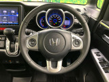 【純正革巻きステアリング】上質な革を使用することで、手にしっかり馴染みとても運転しやすいハンドルです♪