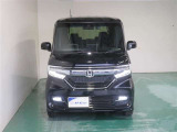 明度の高いLEDヘッドライトで、夜間の運転も安心です。