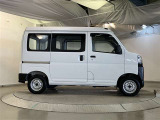 広々とした車内空間に優れた燃費性能。更にデザインも上質で人気のお車です!