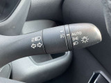 トンネル進入時や暗くなれば自動点灯するオートライトです。