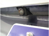 バックカメラが付いているので後方確認が非常にしやすいです。今や運転初心者も熟練者も必須装備!ついていて損はないですね♪