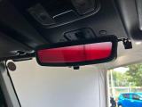 荷物をたくさん積んでも後方確認ができるデジタルインナーミラー付き