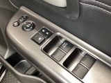 パワーウインドウは運転席でドア4枚とも上下の操作ができるようになっています。子供さんが勝手に操作できないようにロックすることも可能です。