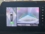 【アラウンドビューモニター】車を上から見下ろしているかのような映像で周囲の状況がひと目で確認、狭い駐車場に駐車するときも安心です♪♪障害物などがあると警告音がなりますので安心して駐車が出来ます★