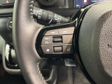 ステアリングにオーディオ操作スイッチが付いています。オーディオ画面に直接タッチしなくても操作が出来ますので、運転に集中できます。