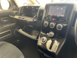 【 オートエアコン 】車内温度を感知して自動で温度調整をしてくれるのでいつでも快適な車内空間を創り上げます!