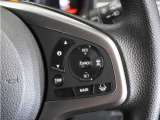 ◆アダプティブクルーズコントロール◆予め設定した車速内でクルマが自動的に加減速。前走車との適切な車間距離を維持しながら追従走行します。【LKAS】車線維持支援システムでステアリング操作を支援。