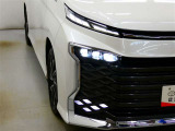 LEDヘッドライトです。デザイン性がよくとても明るいので、夜間の走行や悪天候でも安心です。しかも長寿命!