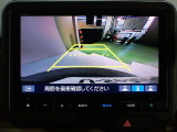 バックも安心のリアカメラ付いています。リアカメラがあると、いつでも安全にバックできますね。死角も減ります。3ビュー切り替え、ガイド線表示なので便利です。