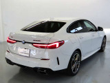どの角度からもBMWのフォルムが際立ちます。