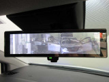 スマートルームミラー付きで後部座席に乗車してても後方がしっかり見れます