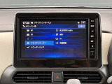AppleCarPlay/AndroidAuto iPhoneやAndroid搭載のスマートフォンをナビ画面で直接操作。音楽を聴く目的地までのルートを調べる電話をかけるメッセージの送受信を行えます。