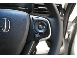Hondaセンシングの機能のひとつ、アダプティブクルーズコントロール付!アクセルから足を離しても設定したスピードと前車との車間を保ち走行してくれます!車線維持もアシスト☆高速道路で疲労軽減ですね☆