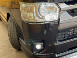 【LEDヘッドライト】悪天候や夜間走行時も良好な視界を確保し安心して運転できる高輝度LEDヘッドライトを装備!点灯速度が早く、消費電力も抑えられています。