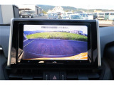 バックモニター付ですので、車庫入れも駐車もラクラクです。