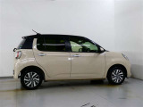 この度は、当社の展示車をご覧いただきまして、誠に有難うございます。自信をもってお勧めできる車となりますので、ごゆっくりご覧頂きたいと思います。
