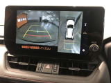 パノラミックビューモニター付きです。車両を上から見たような映像をディスプレイオーディオ画面に表示。運転席からの目視だけでは見にくい、車両周辺の状況をリアルタイムでしっかり確認できます。