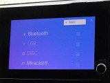 CD・DVD(再生機能)・ブルートゥース等を使用することができます。