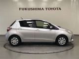 【まるごとクリーニング】シートを取り外し、車内を徹底洗浄。隅々まで丁寧に仕上げています。