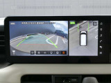 クルマを空から見たような映像が映る、アラウンドビューモニターで、車両周辺の安全確認も一目できます!小さなお子様や障害物も確認できるので、運転のしやすさだけではなく事故防止にも役立ちます♪