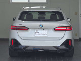 テールライトはフルLEDテクノロジーを採用!リヤ・ビューを一層シャープなものにし、ターン・インジケーターが組み込まれ、立体的な造形を成すレッド・エリアが、リア・エンドの存在感をさらに大きくさせています!