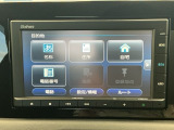 純正メモリーインターナビ付きです!CD再生、Bluetooth・ミュージックプレーヤー接続可能です!