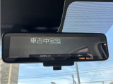 スマートルームミラーも付いてます☆後方ピラーや荷物、後席に同乗している方や曇りなど視界が遮られた場合でも後方カメラからの映像で安全確認をすることが出来て安心です☆
