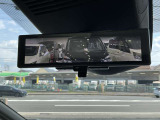 悪天候や荷物で後方の確認がしにくい時もミラーに映像で映してくれるインテリジェントルームミラーです。