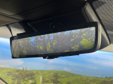 【デジタルインナーミラー】後席の大きな荷物や同乗者で後方が確認しづらい時でも安心!カメラが撮影した車両後方の映像をルームミラー内に表示。クリアな視界で状況の確認が可能です!