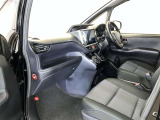 見通しのよいすっきりとした視界で、誰でも運転しやすいです。運転のしやすさは疲れにくさにも繋がりますよ♪