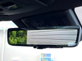 【デジタルインナーミラー】後席の大きな荷物や同乗者で後方が確認しづらい時でも安心!カメラが撮影した車両後方の映像をルームミラー内に表示。クリアな視界で状況の確認が可能です!