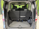 普段のお買い物や通勤、送迎等に十分な荷室スペースを確保しております。セカンドシートを倒すと、大きな荷物の積載も可能です♪