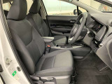 中古車をキレイで気持ちよくお乗りいただけるよう、エンジンルームから、シートを外した洗浄まで、目に見えない部分も徹底的に洗浄しています!