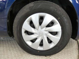 【ホイルキャップ】純正ホイール装着車です。キャップですので万が一キズをつけても簡単に交換可能です。