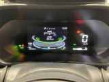 内装工程では、中古車を気持ちよくお乗りいただけるよう清掃しています。ニオイの元となるフロアカーペットまで洗浄・消臭済み?