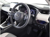 見通しのよいすっきりとした視界で、誰でも運転しやすいです。運転のしやすさは疲れにくさにも繋がりますよ♪