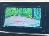 【バックカメラ】駐車時に後方がリアルタイム映像で確認できます。大型商業施設や立体駐車場での駐車時や、夜間のバック時に大活躍!運転スキルに関わらず、今や必須となった装備のひとつです!