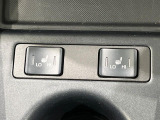 【シートヒーター】寒い日に重宝するシートヒーター!エアコンより早く温まってくれるので寒がりの人も安心ですね♪エアコンの温風は乾燥するから苦手、という方にもをおすすめです。