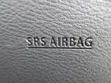 運転席にSRS二-エアバッグを採用 下肢の障害を軽減ことができます