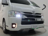 高輝度で点灯速度が速く、しかも消費電力の少ないLEDヘッドライトが装備されています!LEDの明るい光が走行中の視界の確保をサポートして、夜のドライブがより楽しく安全に運転できます♪