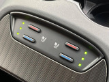 【シートヒーター&ベンチレーション】夏場は涼しい風でお尻や背中の熱やムレを防ぎ、冬はエアコンよりも早く温まってポカポカに!季節を問わず快適に過ごせます。