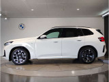 【XDrive】強大なパワーをXdriveシステムが瞬時に理想的な可変配分を行い、かつてない安心・快適・スポーティな走りを約束します。走行状況に応じてトルク配分を最適化してくれる優れものです!